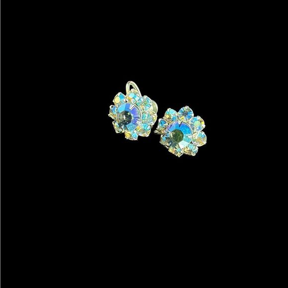 5 beautiful sets of Vintage clip on earrings 
Good condition - Picture 6 of 9